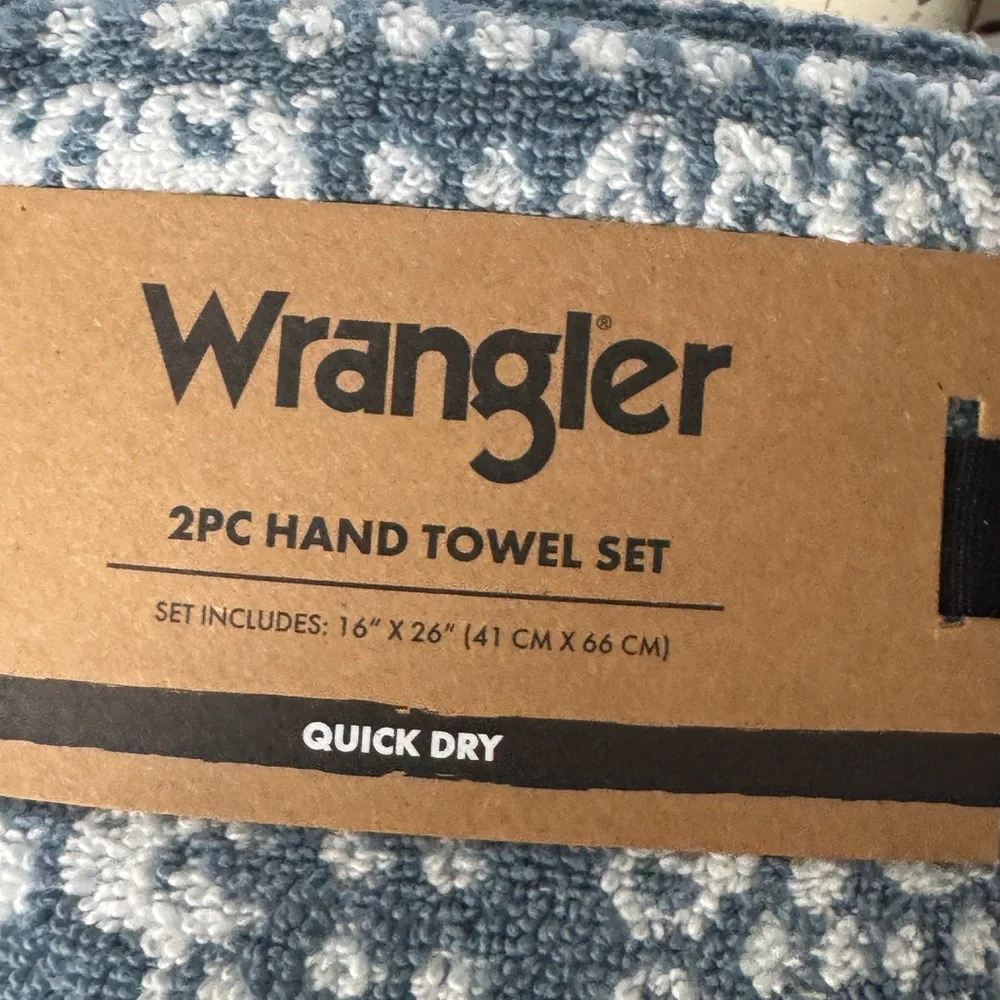 Wrangler light Blue flower bandana patterned towels and bath mat set - NWT - Picture 5 of 13